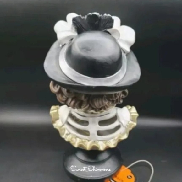 Halloween Animated Light Masquerade Costume VICTORIAN SKELETON COUPLE Bust Decor - Picture 9 of 12